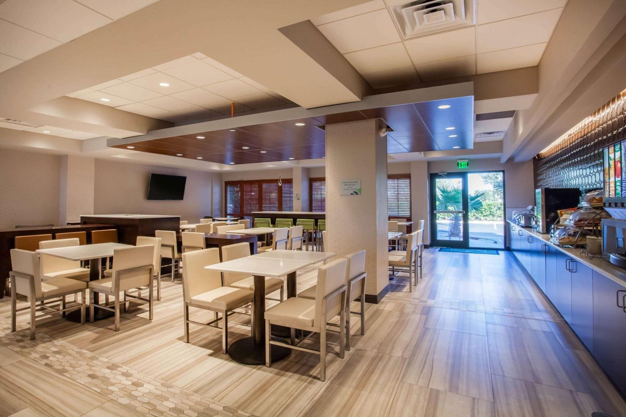 Wingate By Wyndham - Orlando International Airport- Free Hot Breakfast Hotel Exterior photo