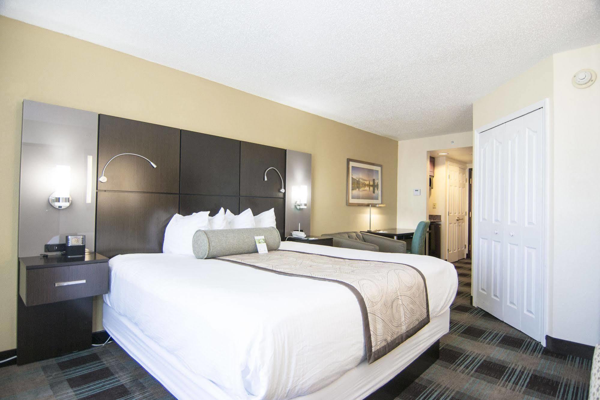 Wingate By Wyndham - Orlando International Airport- Free Hot Breakfast Hotel Exterior photo